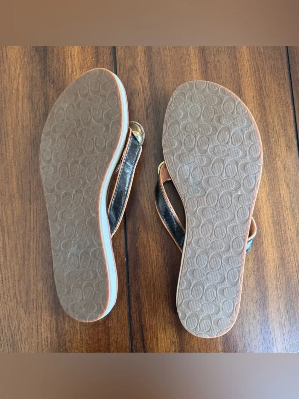 Coach Women’s Vintage Dyan Button‎ Jewel Flip Flop Sandals Size 6 Brown